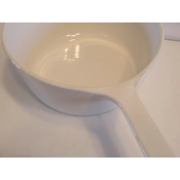 Corning Ware Country CornFlower 2.5qt Saucepan with Glass Lid - Picture 2 of 5